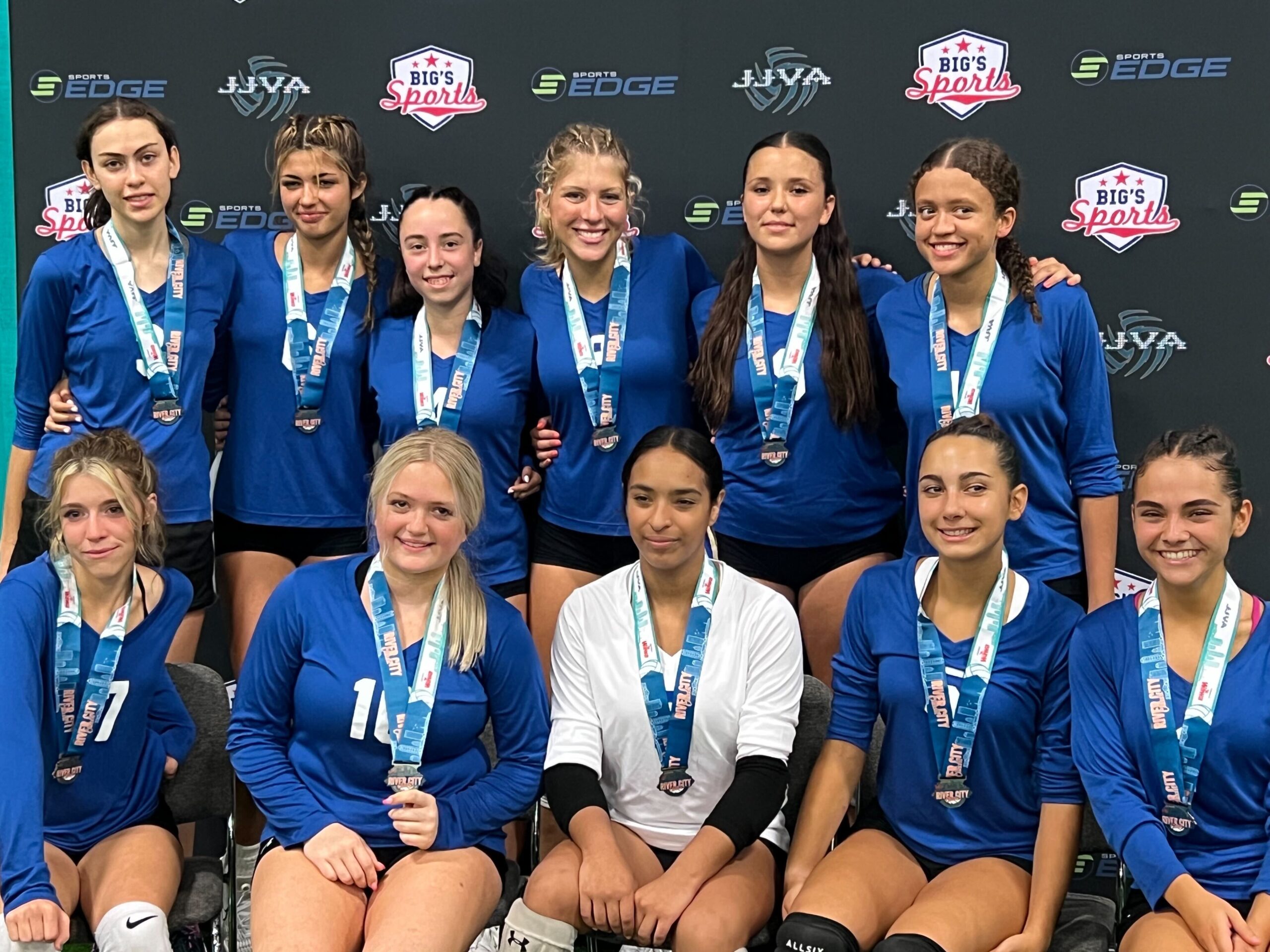 dme-s-high-school-volleyball-team-makes-program-debut